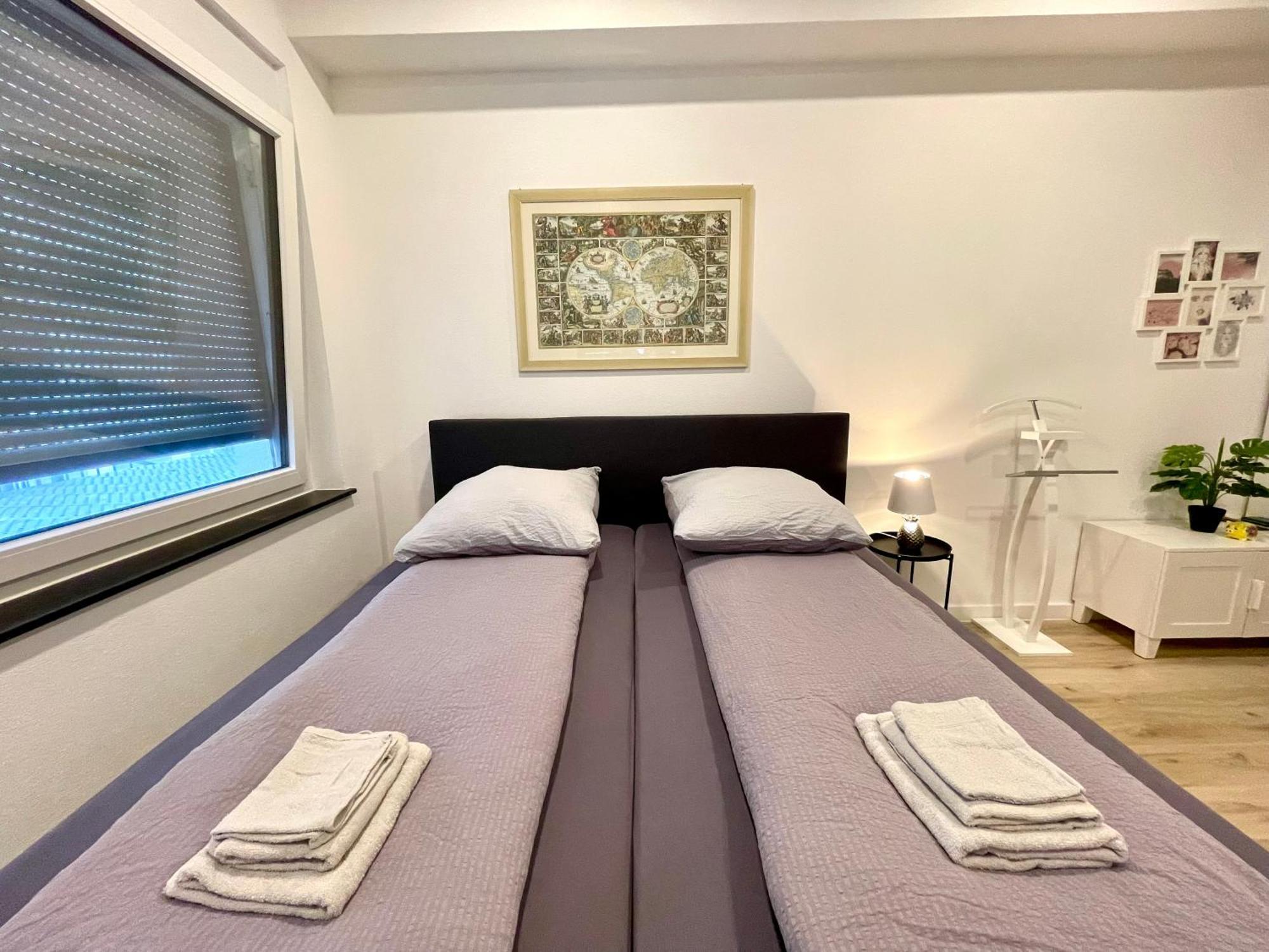 Neu Wunderschoenenes Weisses Apartament Am Schloessle Zentrum Goldstadt Pforzheim Exteriér fotografie