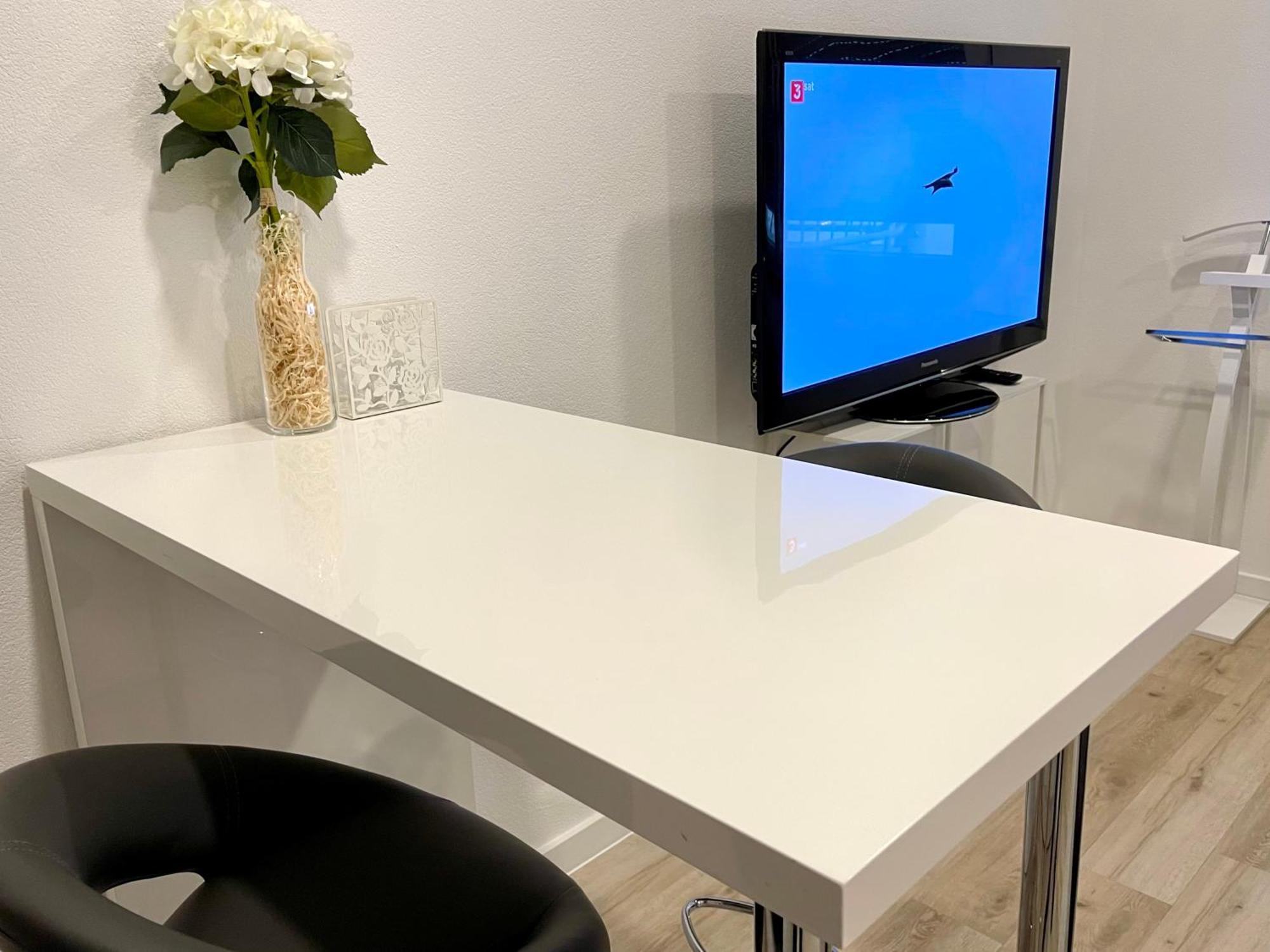 Neu Wunderschoenenes Weisses Apartament Am Schloessle Zentrum Goldstadt Pforzheim Exteriér fotografie