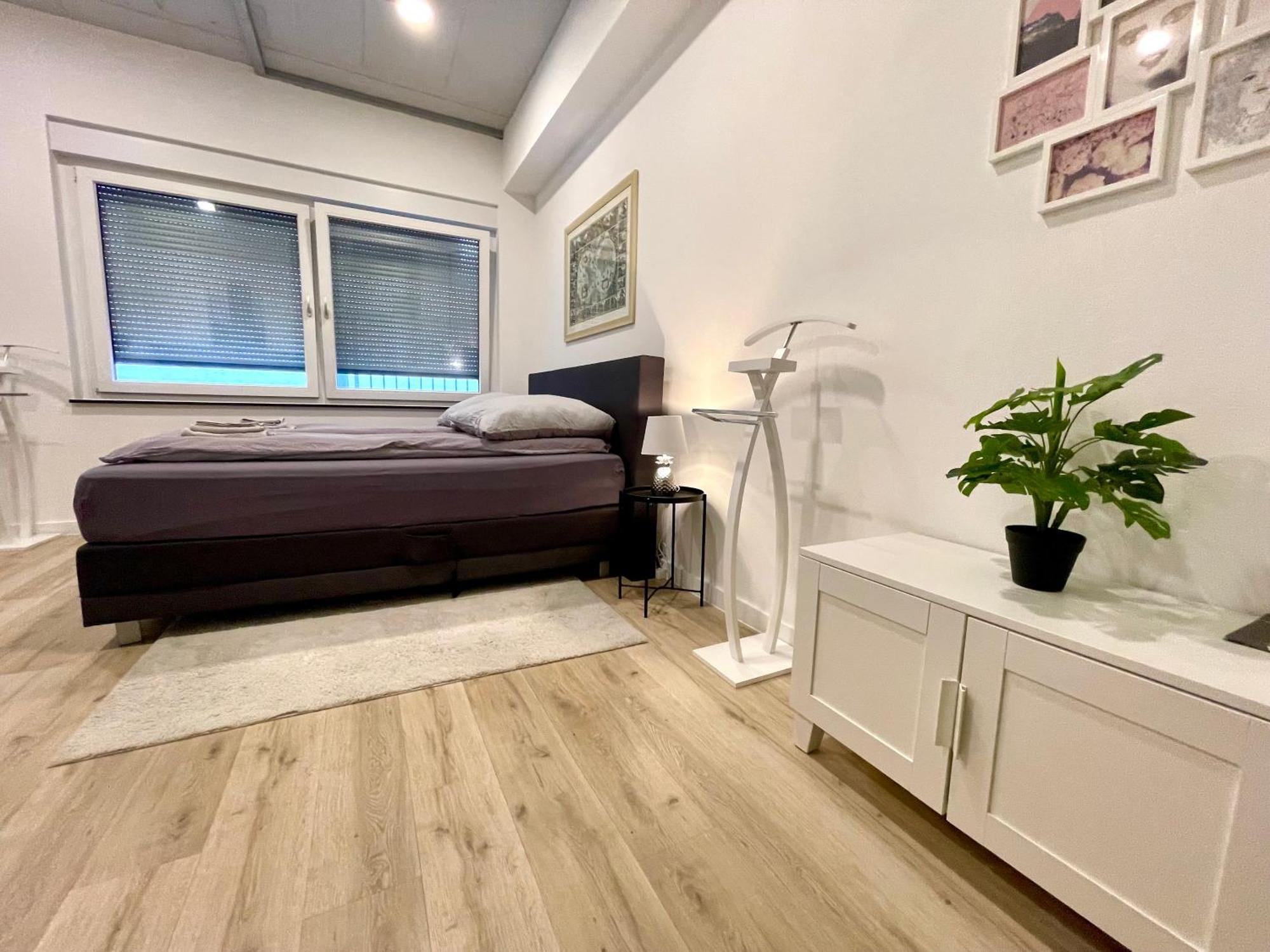 Neu Wunderschoenenes Weisses Apartament Am Schloessle Zentrum Goldstadt Pforzheim Exteriér fotografie