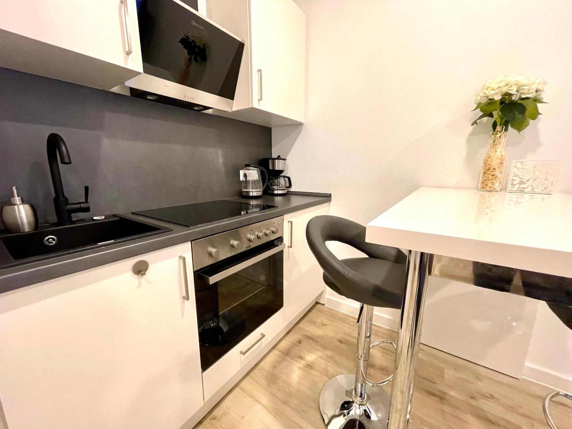 Neu Wunderschoenenes Weisses Apartament Am Schloessle Zentrum Goldstadt Pforzheim Exteriér fotografie